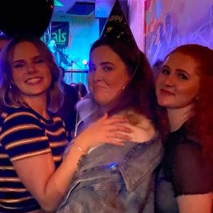 Meet your Posher, Aine